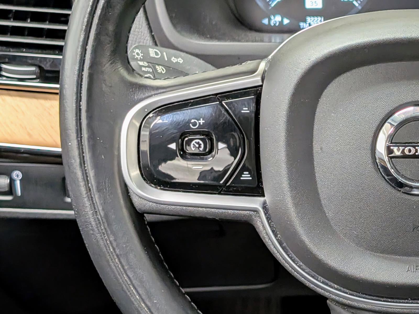 Used 2022 Volvo XC90 T6 Momentum w/ Advanced Package image 37