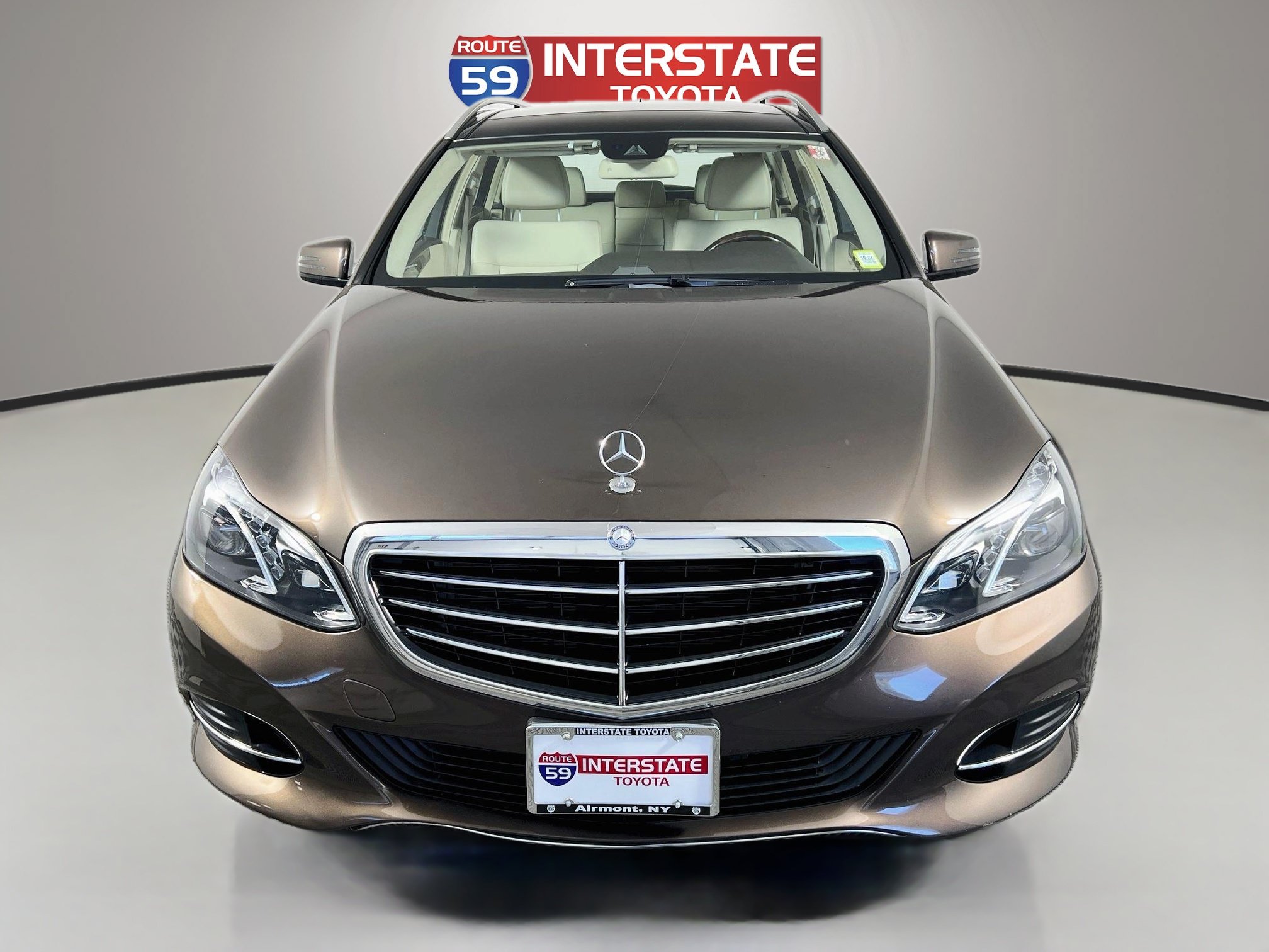 Used 2014 Mercedes-Benz E 350 4MATIC Wagon image 2