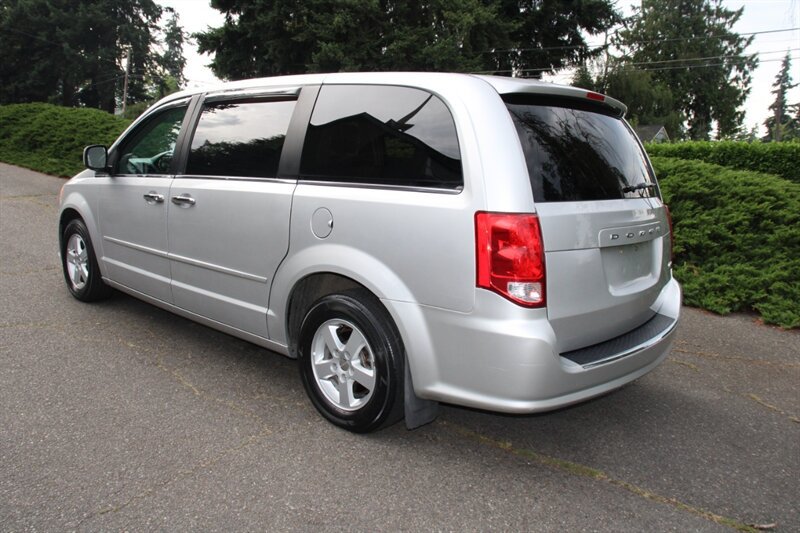 Used 2012 Dodge Grand Caravan Crew FWD image 4