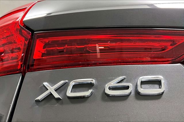 Used 2023 Volvo XC60 B5 Plus image 14