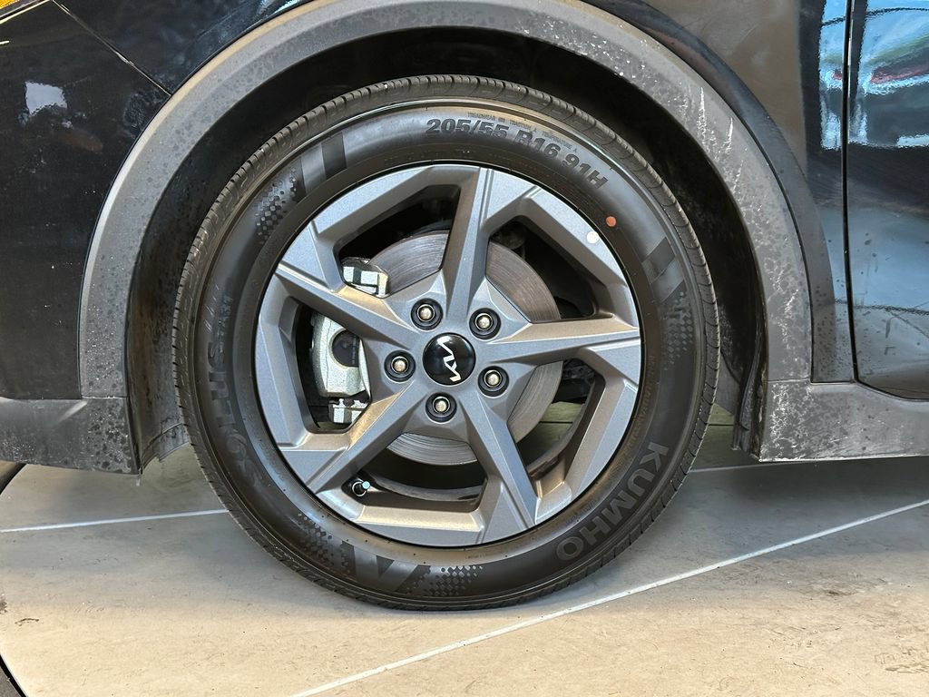 Used 2025 Kia K4 FWD image 24