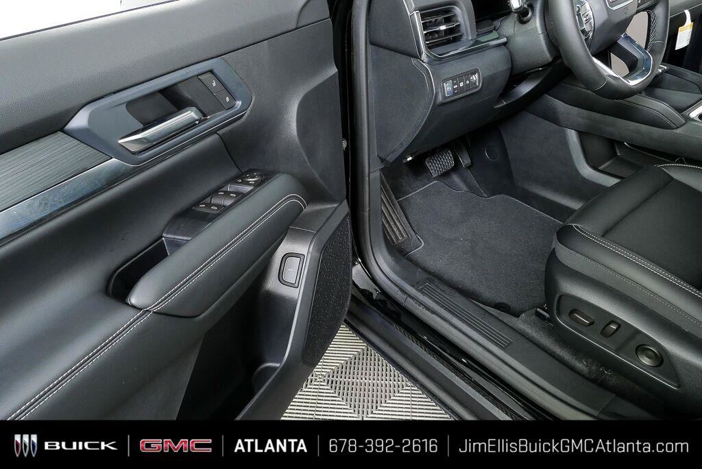 Used 2026 GMC Terrain Elevation w/ Elevation Premium Package FWD image 7