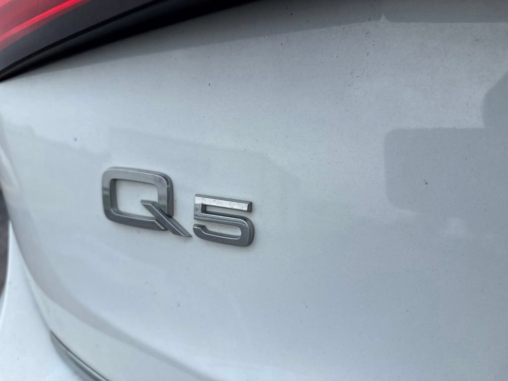 Used 2017 Audi Q5 2.0T Premium Plus w/ Technology Package AWD/4WD image 5