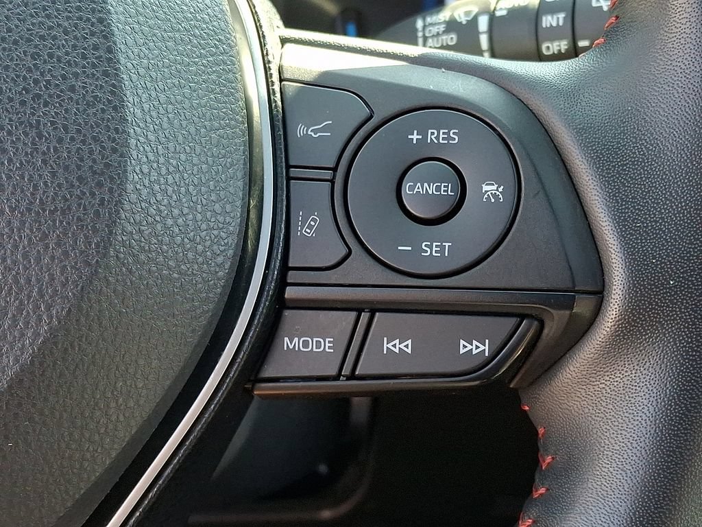 Used 2022 Toyota RAV4 SE w/ Weather & Moonroof Package AWD/4WD image 26