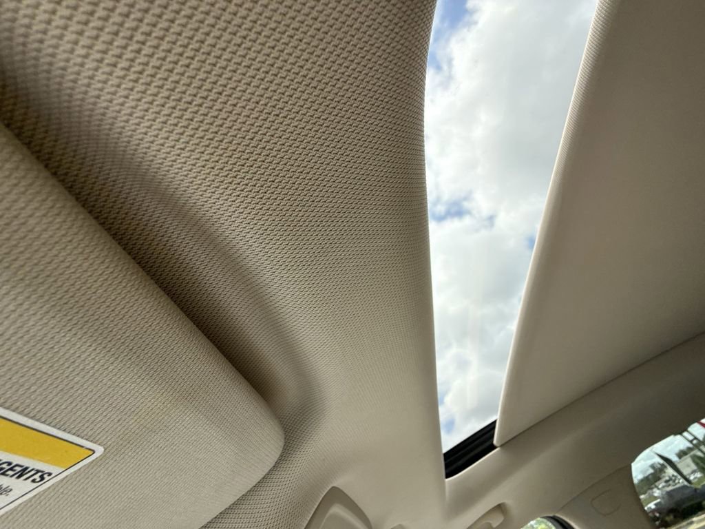 Used 2021 Buick Envision Essence image 25