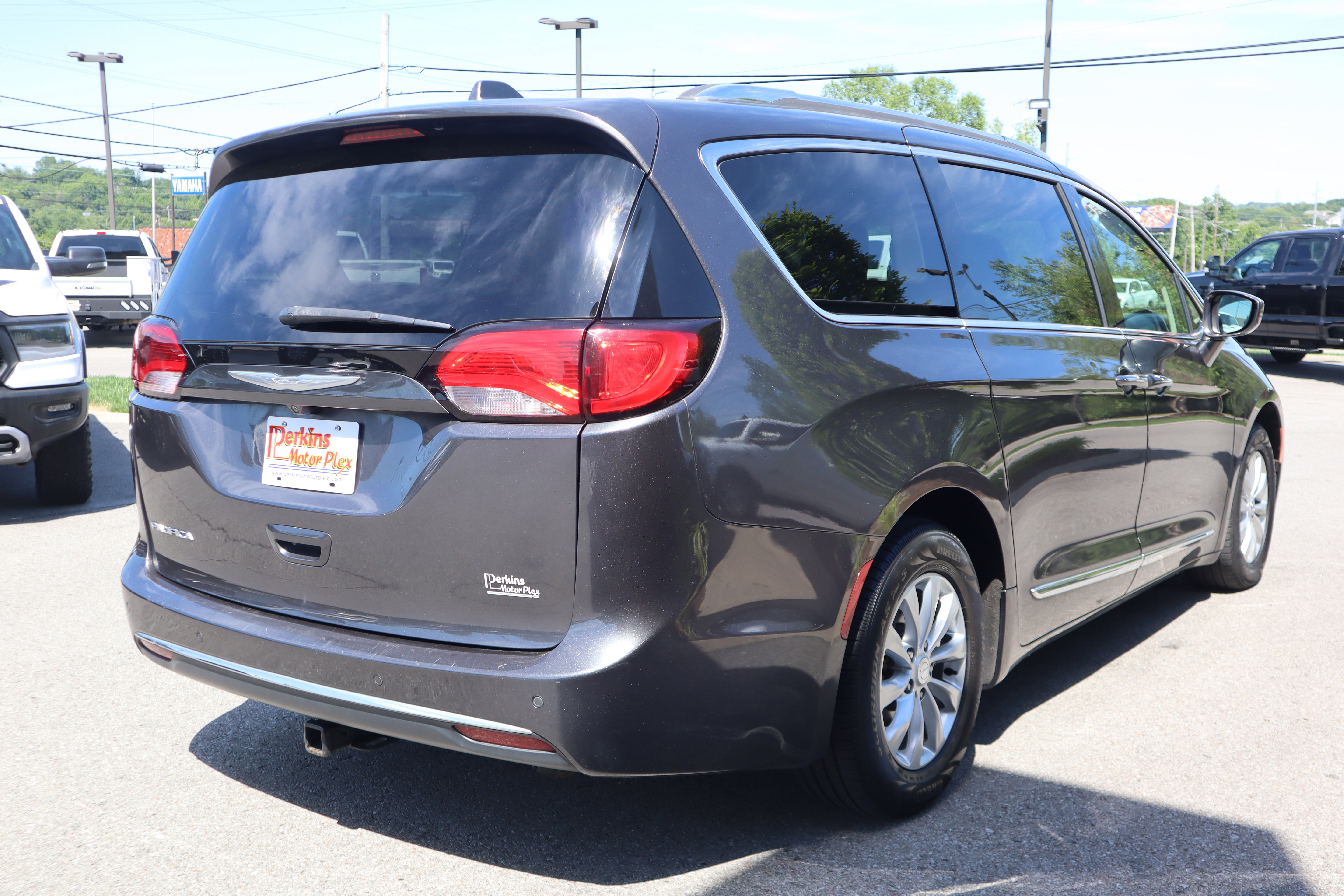 Used 2018 Chrysler Pacifica Touring-L Plus FWD image 7