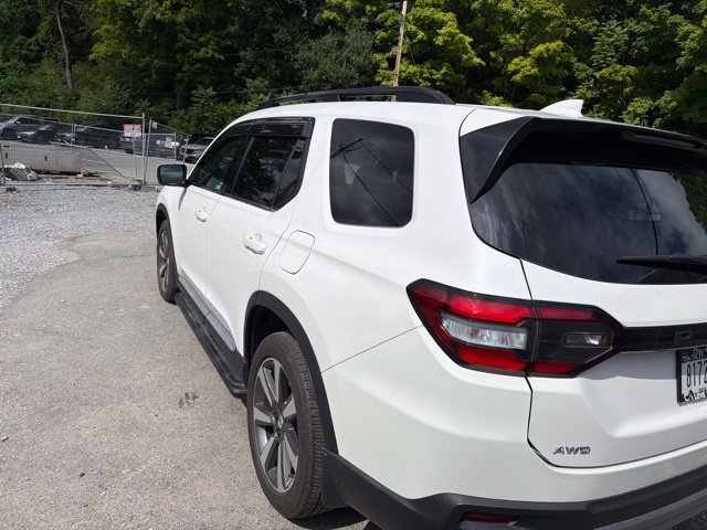 Used 2023 Honda Pilot Elite image 6