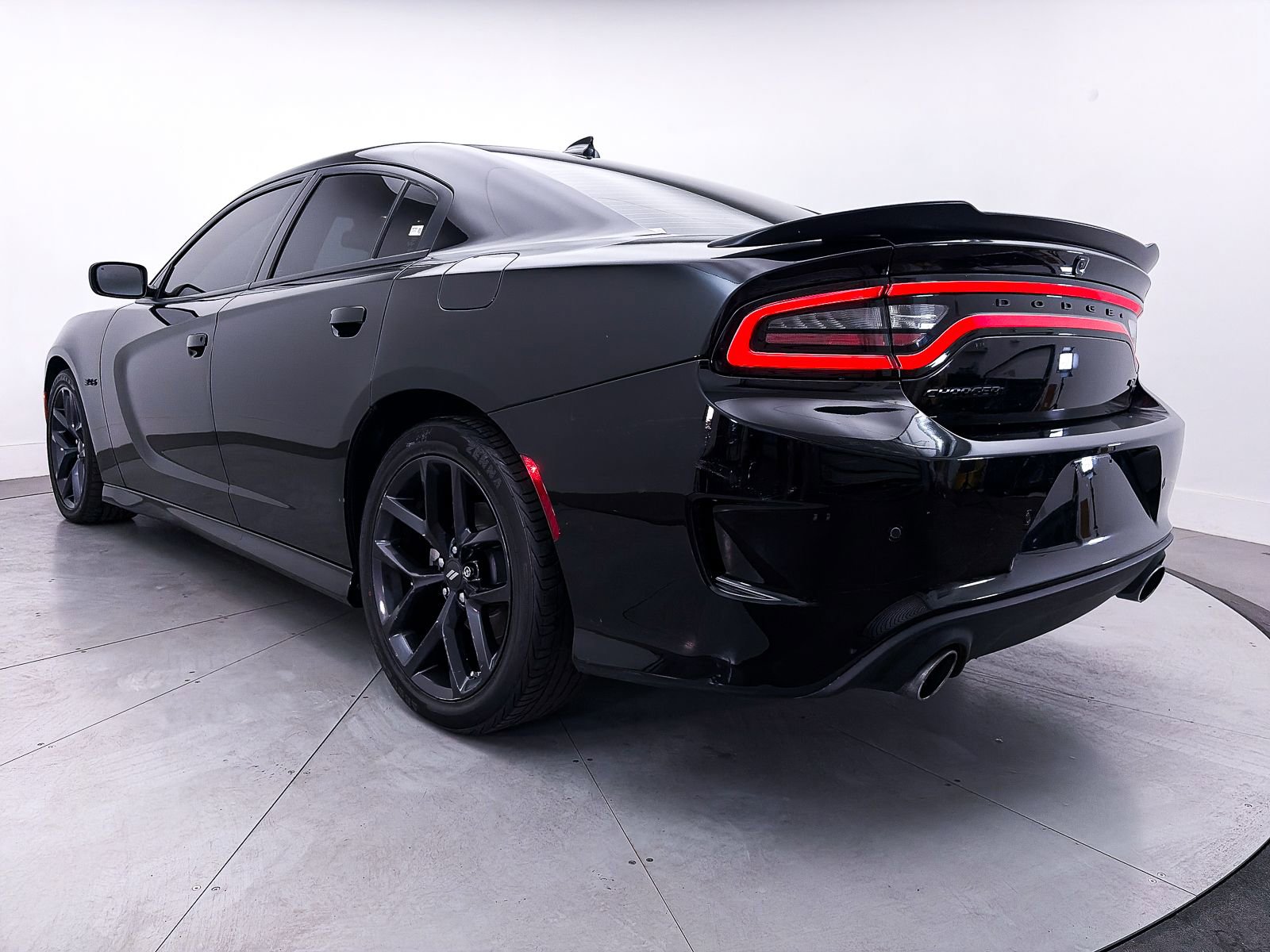 Used 2023 Dodge Charger R/T w/ Blacktop Package RWD image 13