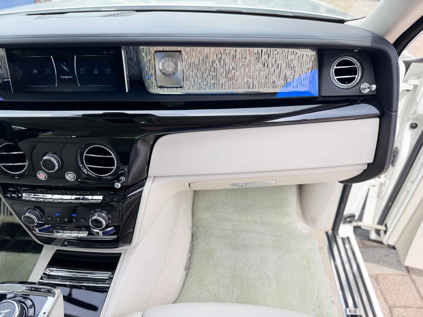 Used 2019 Rolls-Royce Phantom Sedan RWD image 45