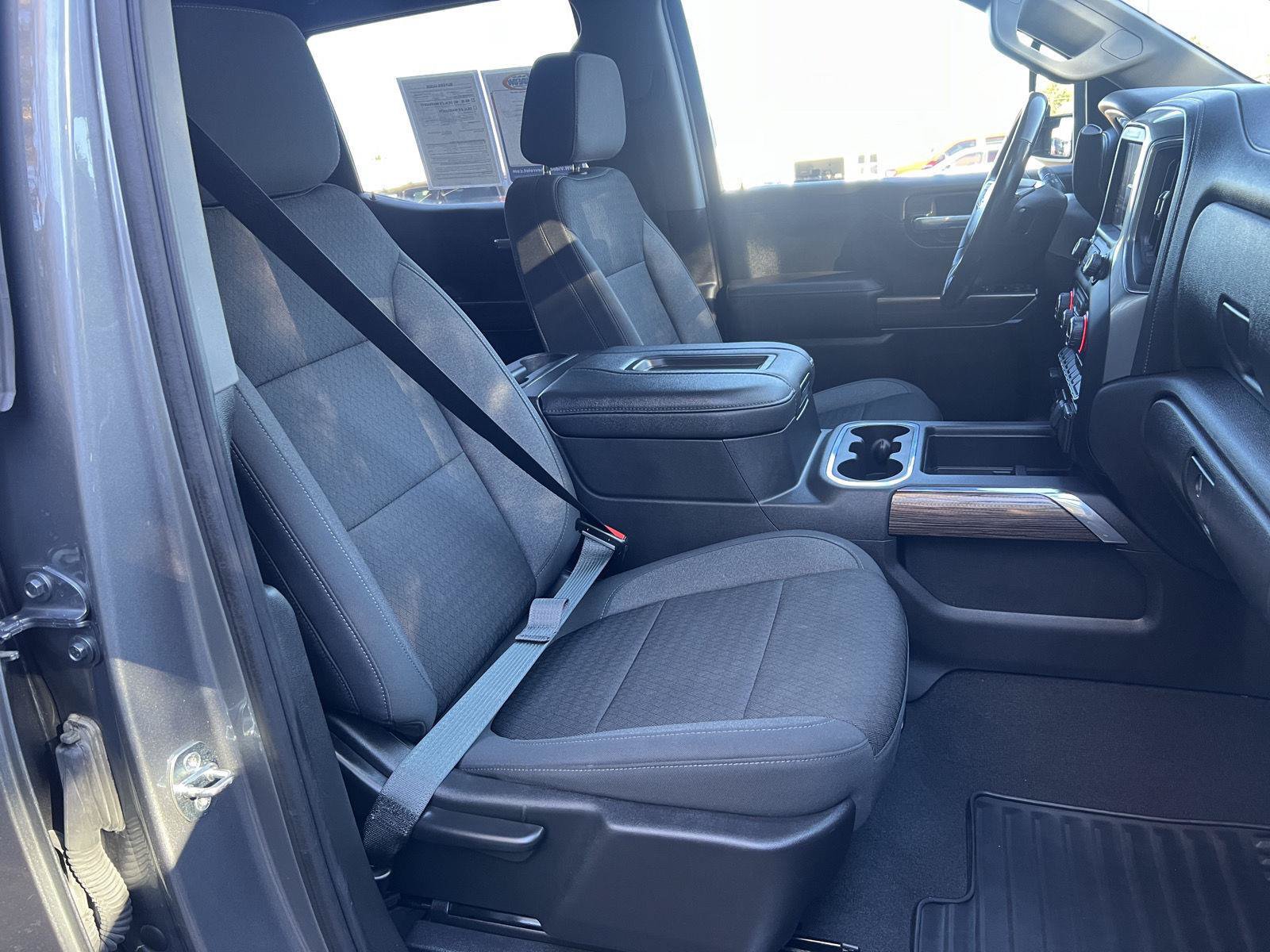 Used 2021 Chevrolet Silverado 1500 RST w/ Convenience Package II AWD/4WD image 18