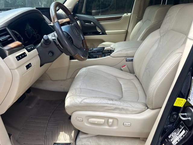 Used 2016 Lexus LX 570 4WD w/ Luxury Package image 11