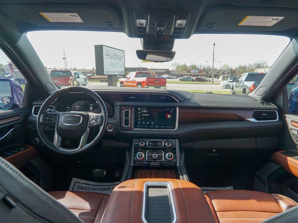 Used 2023 GMC Yukon XL Denali Ultimate image 15