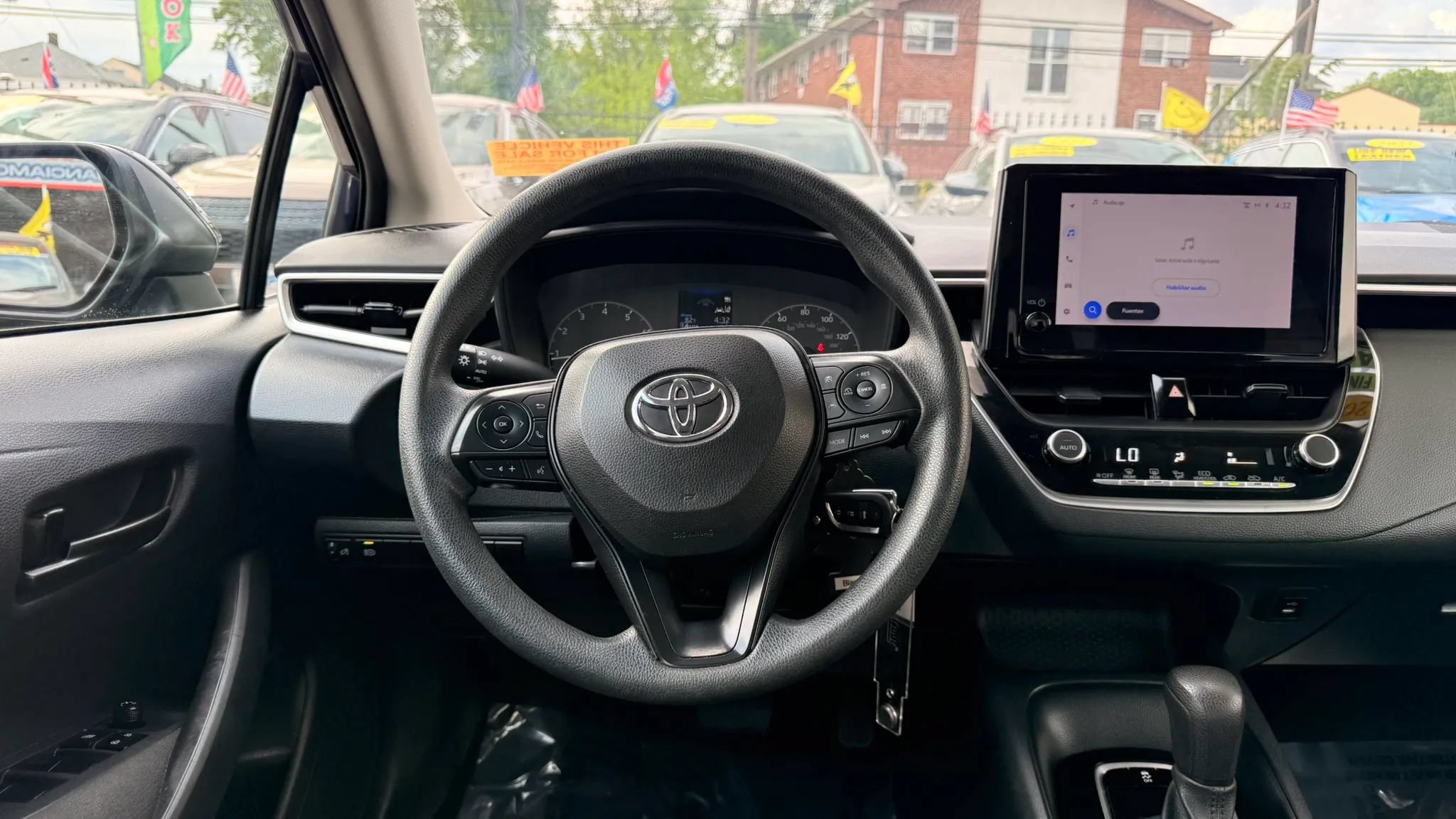 Used 2023 Toyota Corolla LE FWD image 18