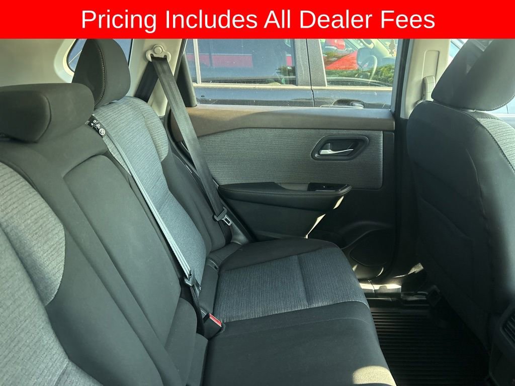 Used 2022 Nissan Rogue SV FWD image 4