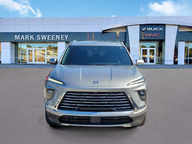 Used 2025 Buick Enclave Preferred FWD image 2