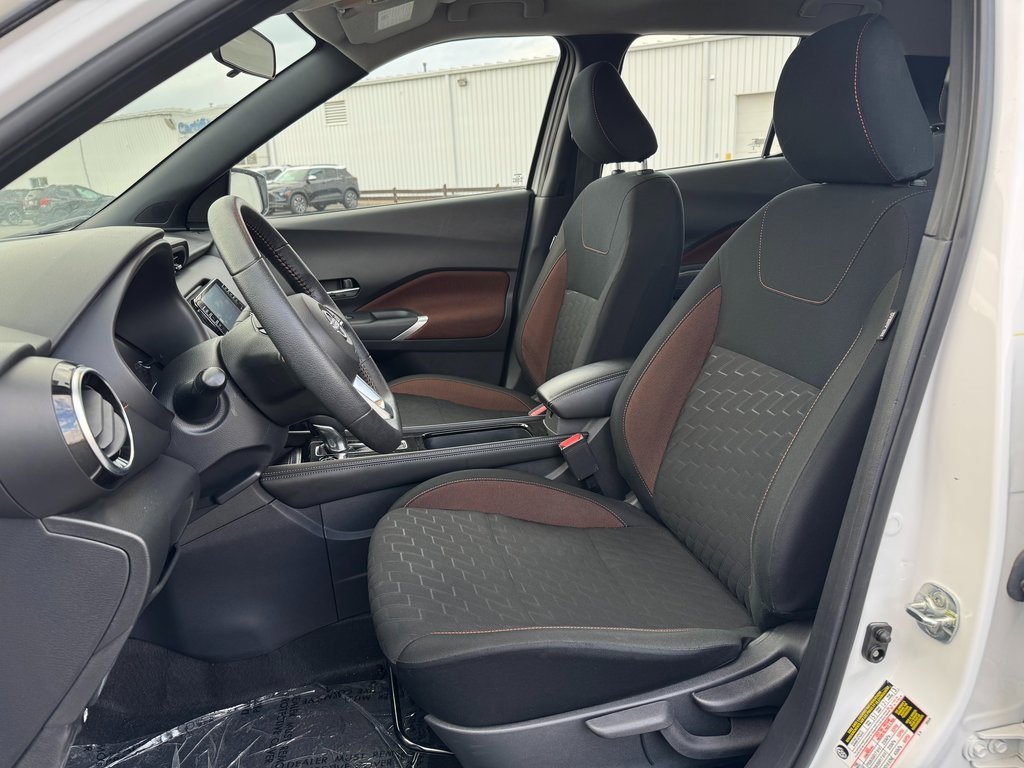 Used 2024 Nissan Kicks SR image 9
