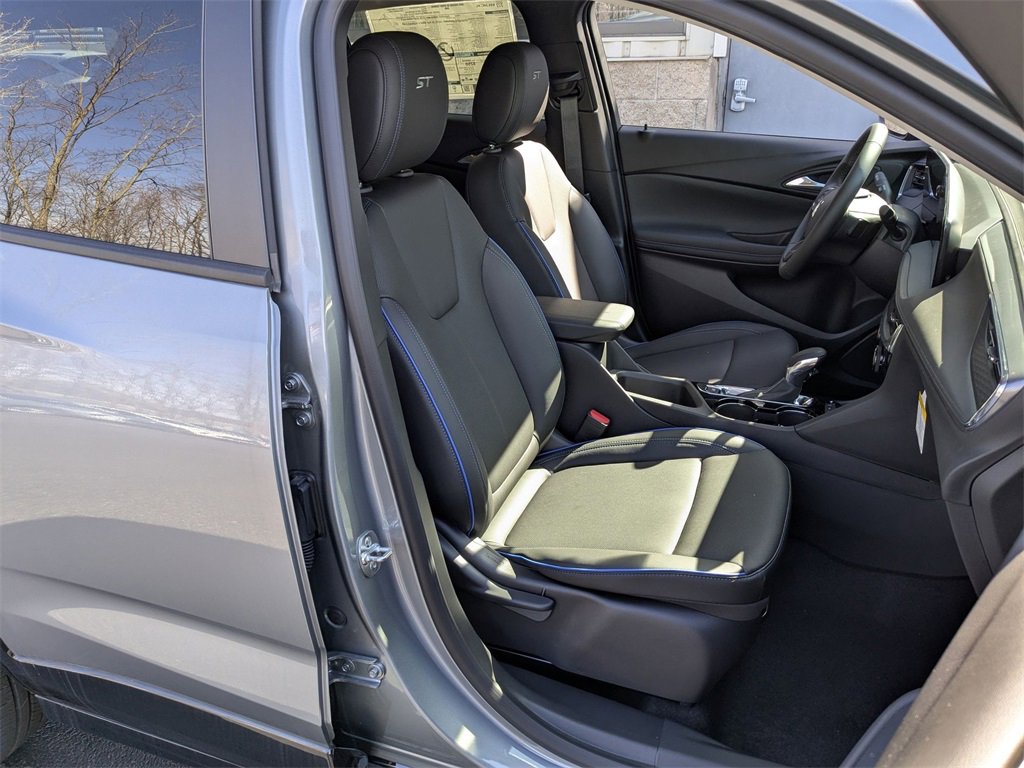 New 2025 Buick Encore GX Sport Touring image 25