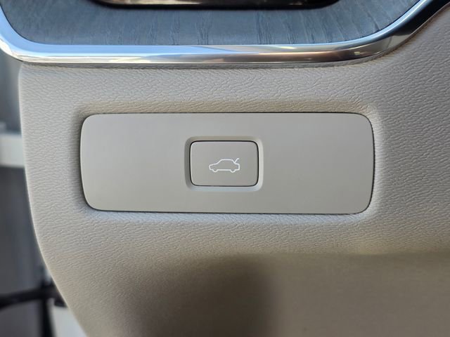 Used 2023 Volvo XC60 B5 Plus AWD/4WD image 42