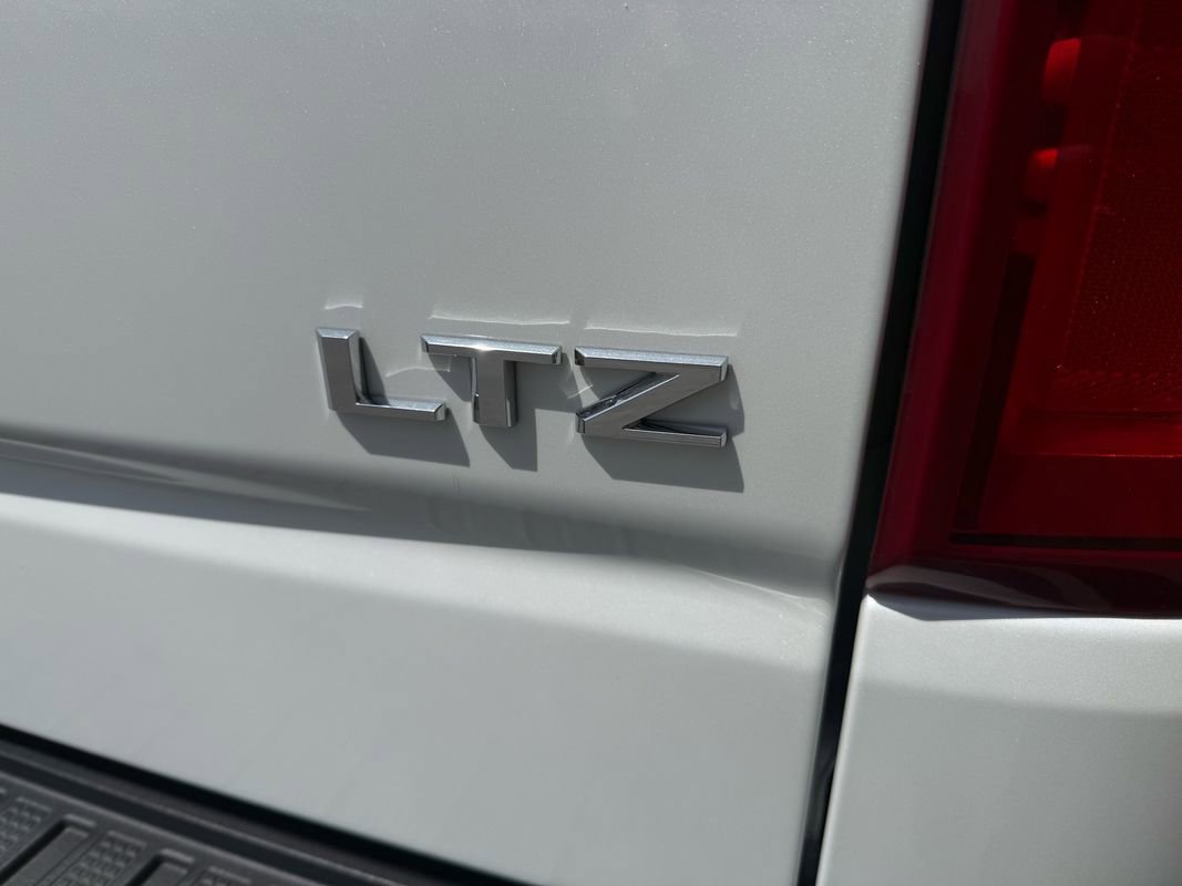 Used 2019 Chevrolet Silverado 1500 LTZ w/ LTZ Plus Package AWD/4WD image 39