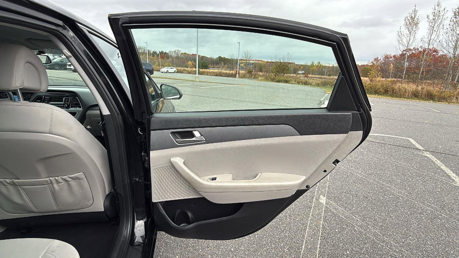 Used 2017 Hyundai Sonata SE image 18