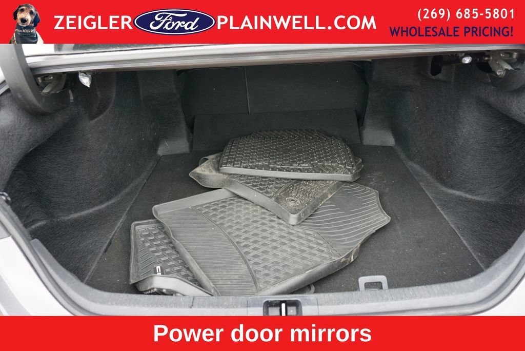 Used 2024 Toyota Camry SE image 10