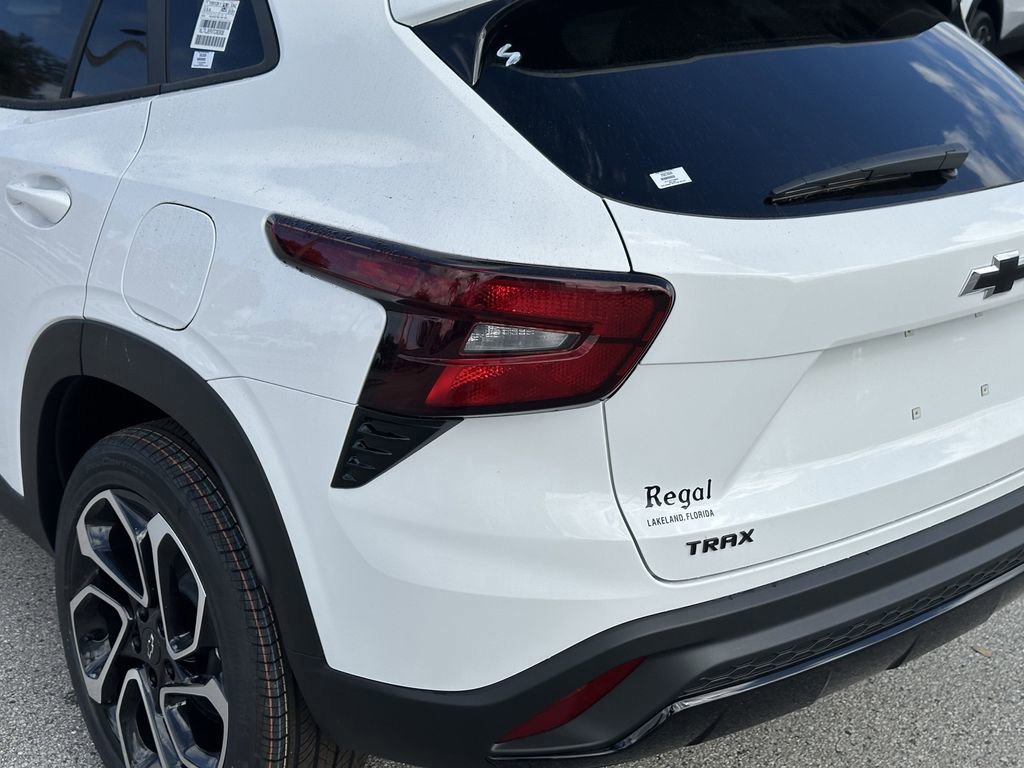 New 2026 Chevrolet Trax RS w/ Sunroof Package image 10
