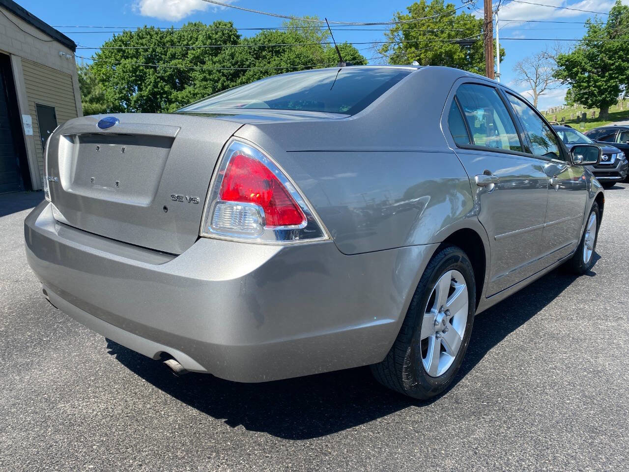 Used 2009 Ford Fusion SE FWD image 3