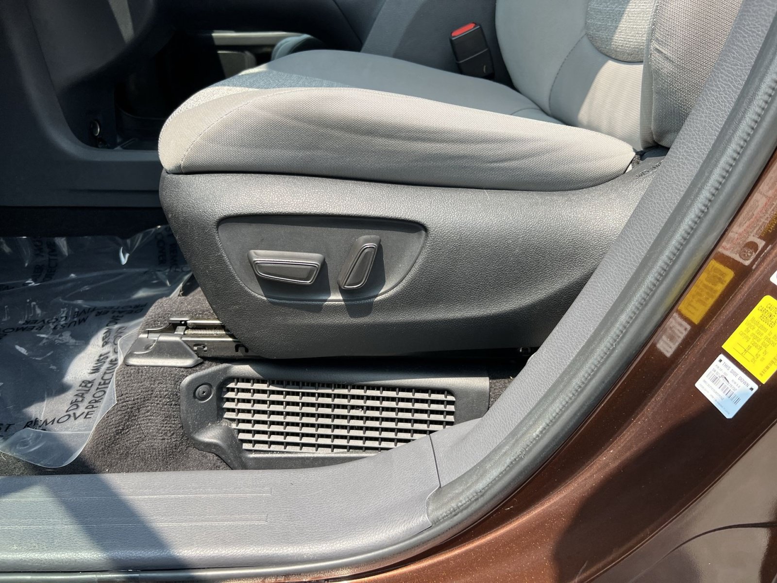 Used 2023 Toyota Sienna LE AWD/4WD image 14