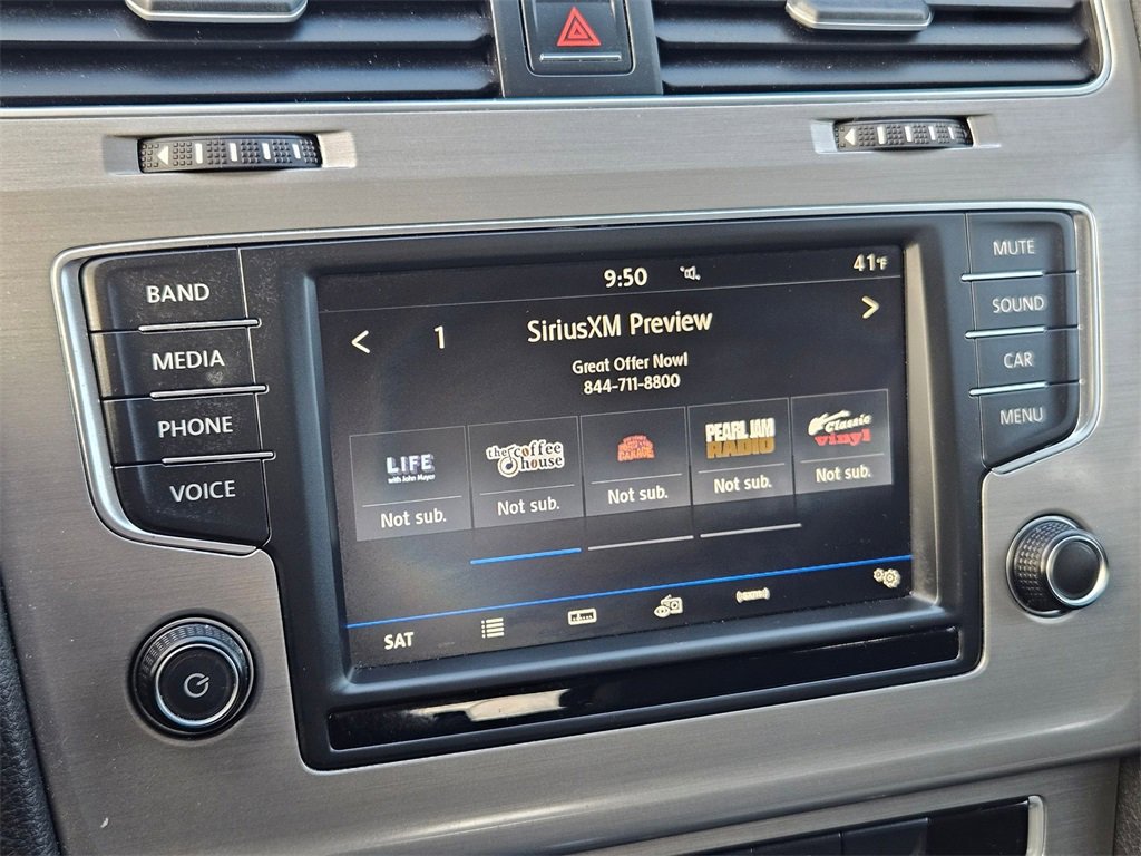 Used 2017 Volkswagen Golf 4-Door image 25