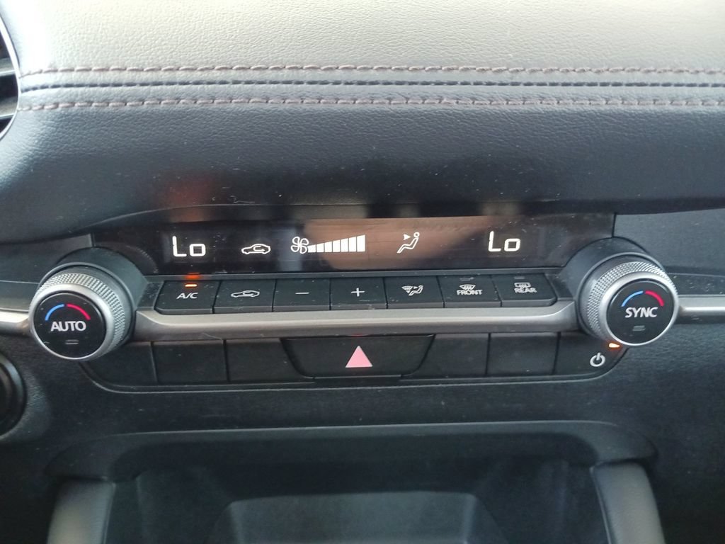 Used 2024 MAZDA MAZDA3 s FWD image 23
