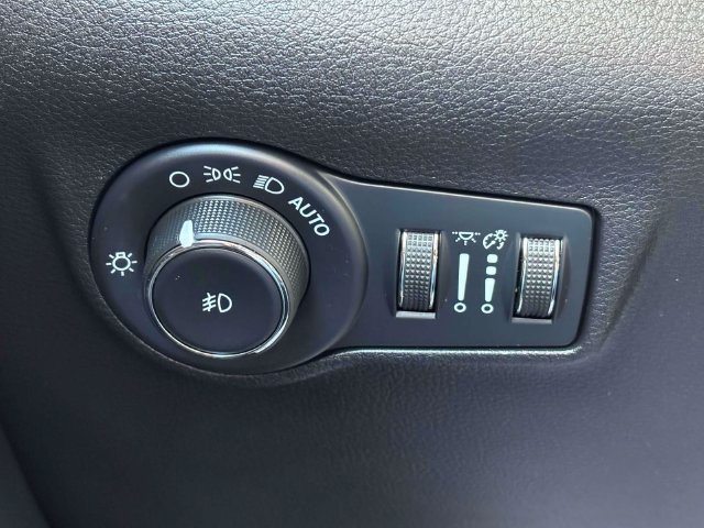 Used 2022 Jeep Compass High Altitude AWD/4WD image 18