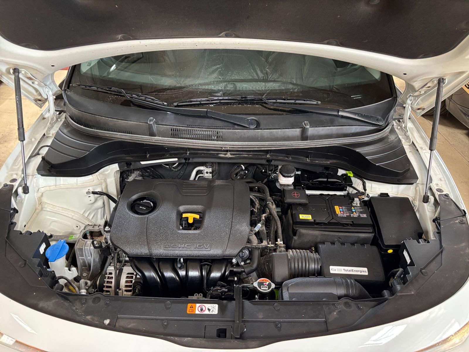 Used 2025 Kia Soul LX w/ LX Technology Package FWD image 30