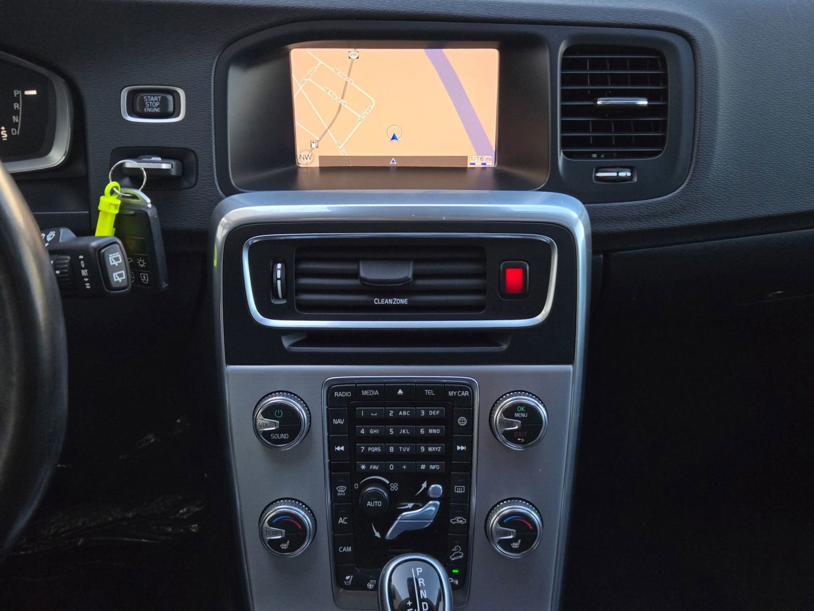 Used 2017 Volvo V60 T5 Cross Country Platinum w/ Climate Package image 26