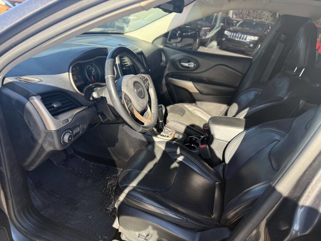 Used 2018 Jeep Cherokee Limited w/ Luxury Group image 13