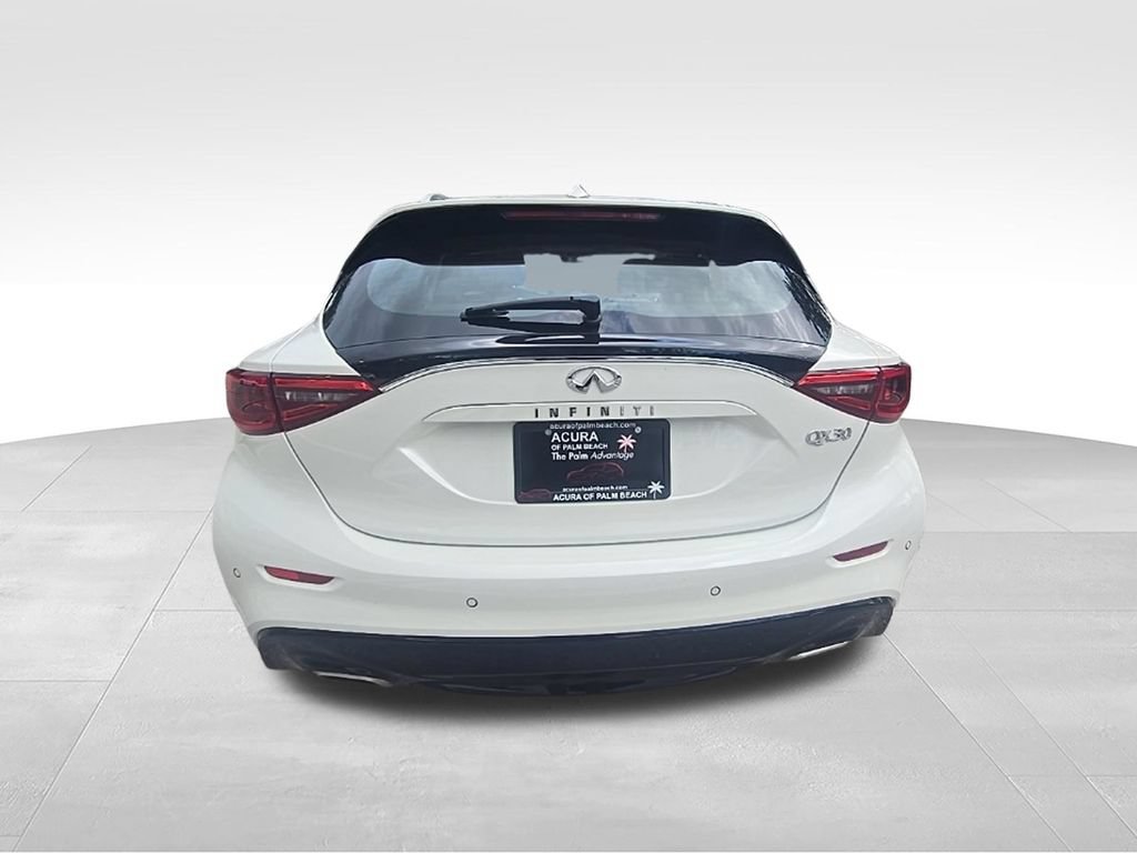 Used 2019 INFINITI QX30 w/ Navigation Package FWD image 4