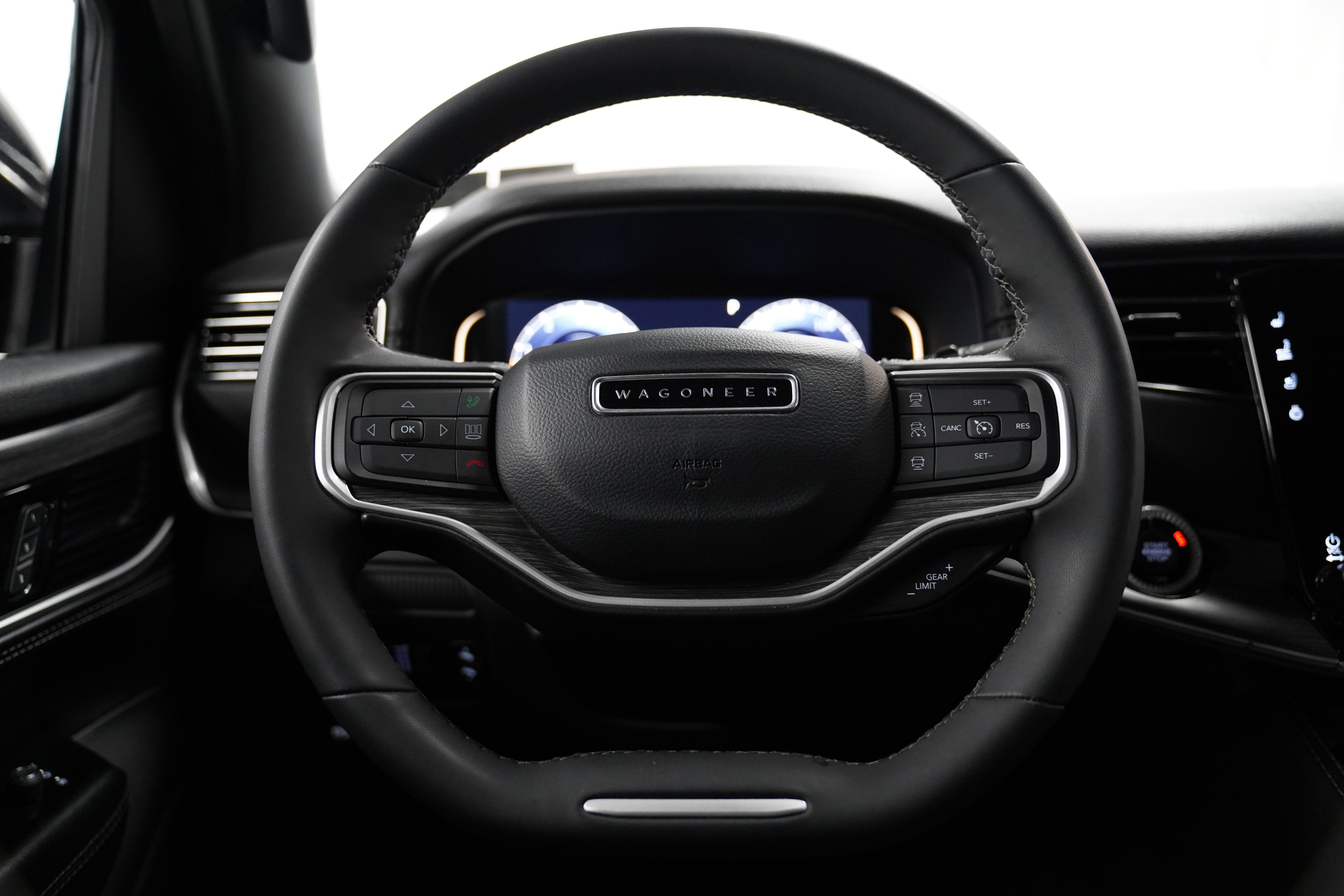 Used 2023 Jeep Wagoneer Series III w/ Preferred Equipment Group image 19