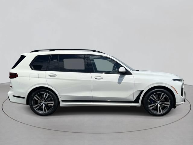 Used 2024 BMW X7 xDrive40i w/ M Sport Package AWD/4WD image 5
