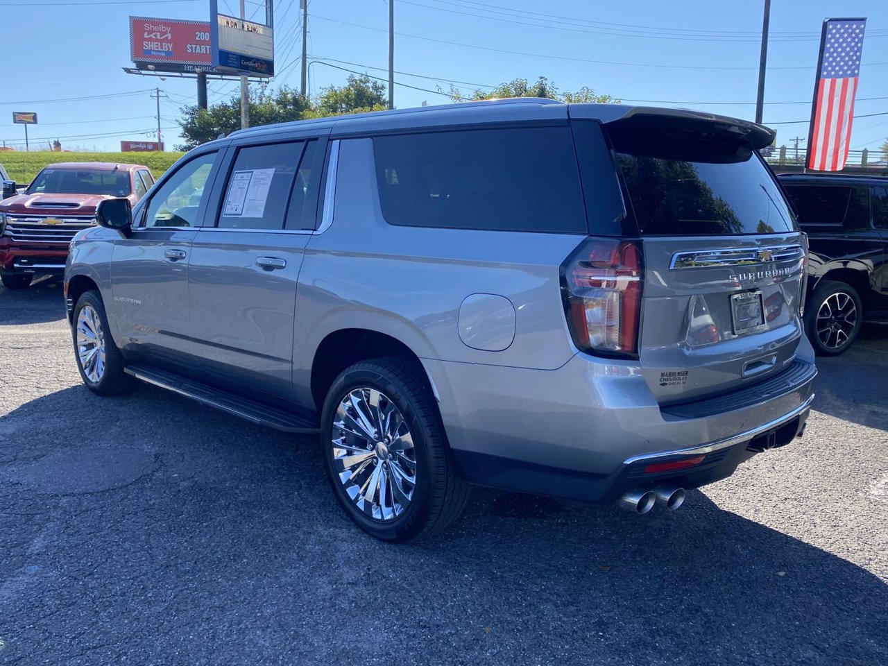 Used 2024 Chevrolet Suburban Premier RWD image 5