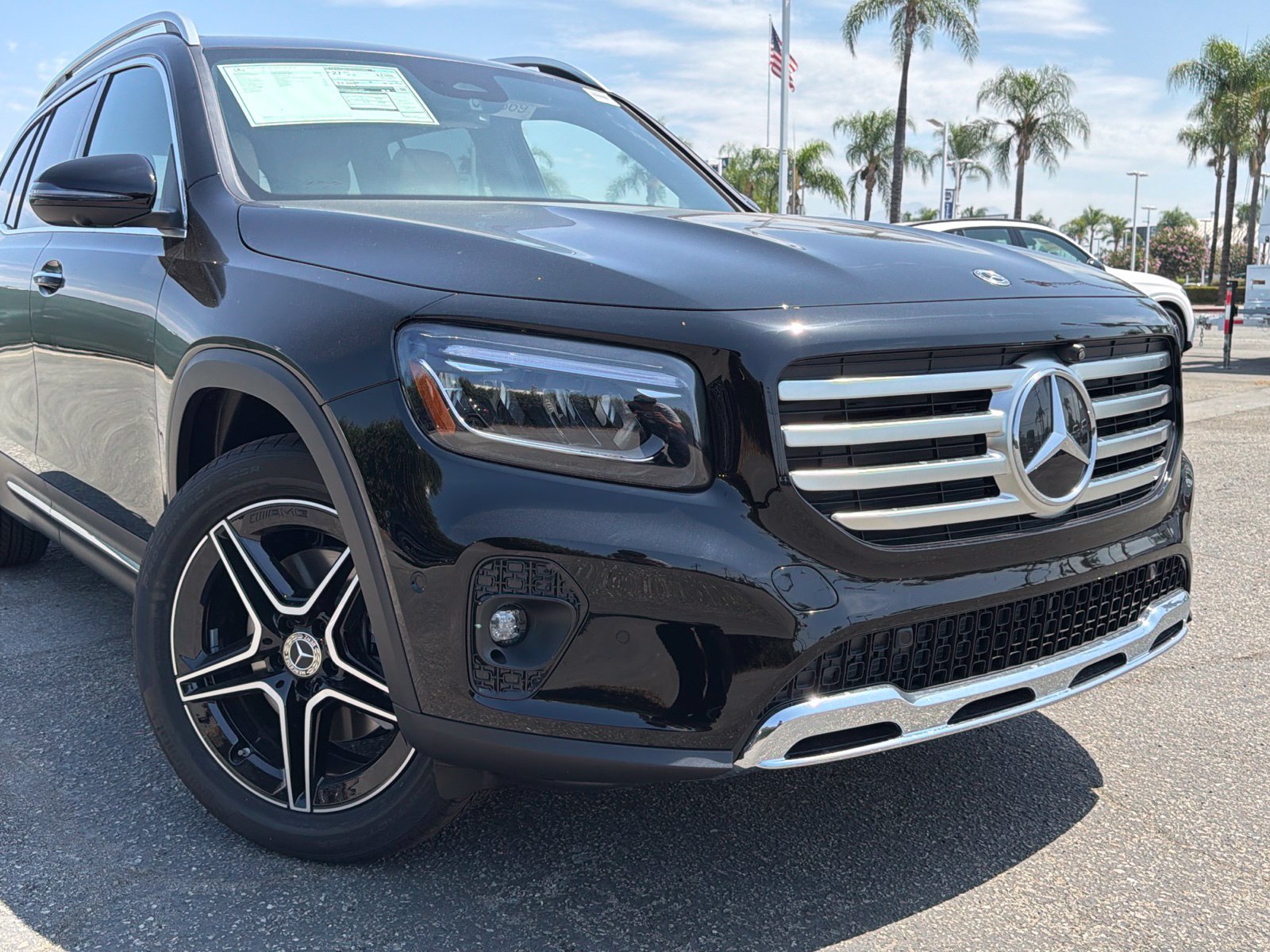 New 2026 Mercedes-Benz GLB 250 4MATIC image 3
