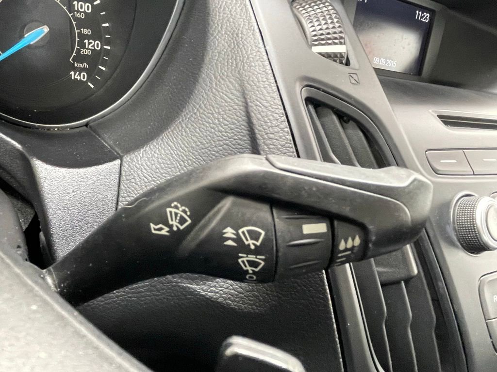 Used 2015 Ford Focus SE w/ SE Sport Package image 19