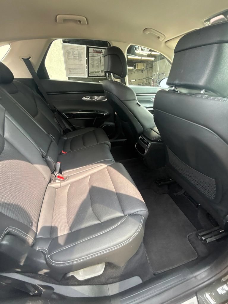 Used 2025 Genesis GV70 2.5T AWD/4WD image 22