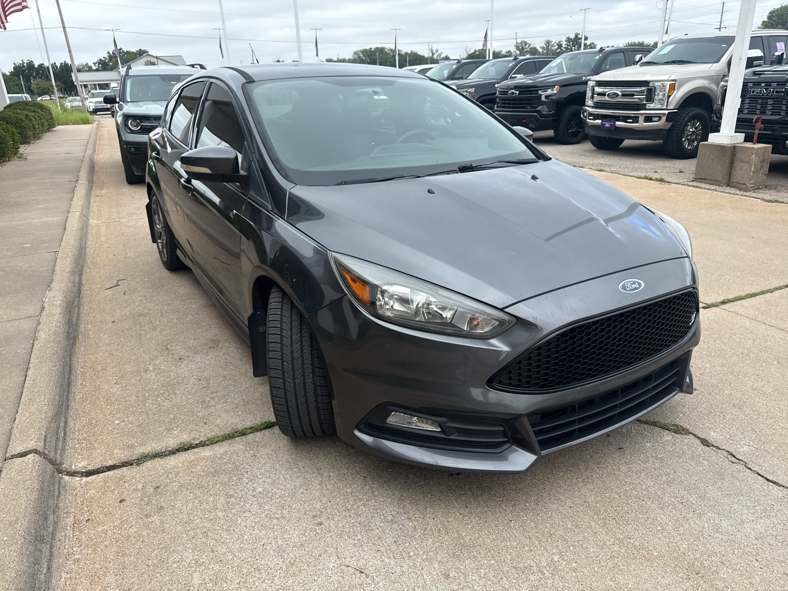 Used 2017 Ford Focus ST FWD image 4