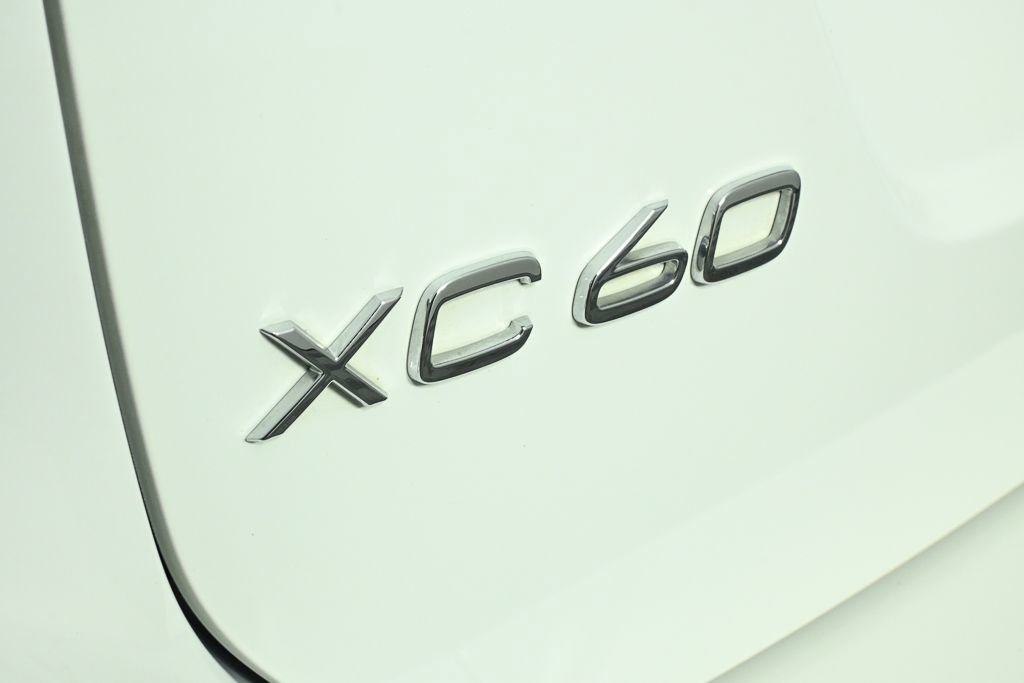 Used 2016 Volvo XC60 T5 Premier w/ Proximity Package FWD image 25