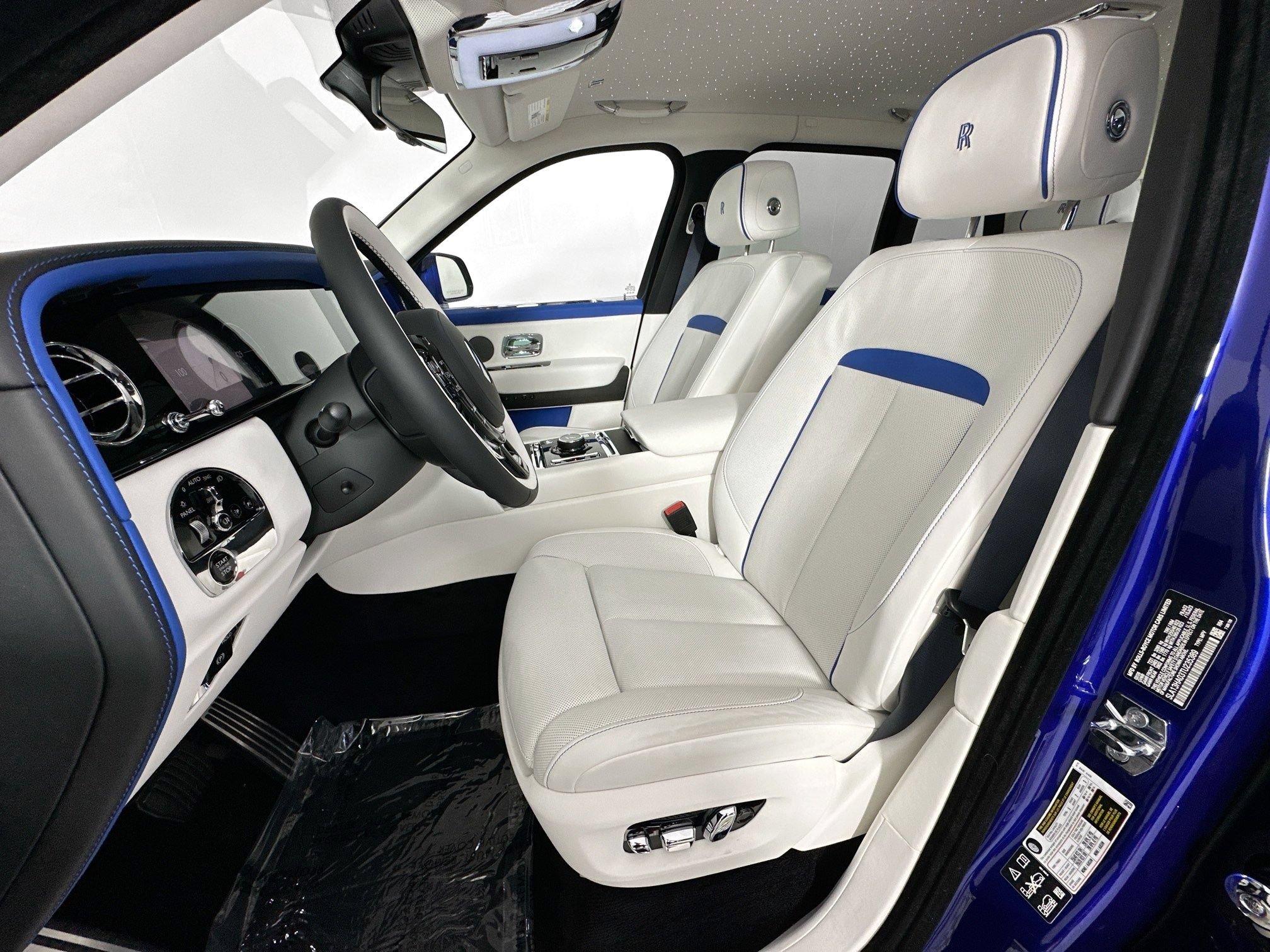 New 2026 Rolls-Royce Cullinan AWD/4WD image 19