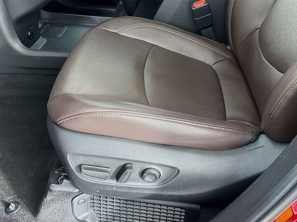 Used 2024 Toyota Sienna Platinum FWD image 24