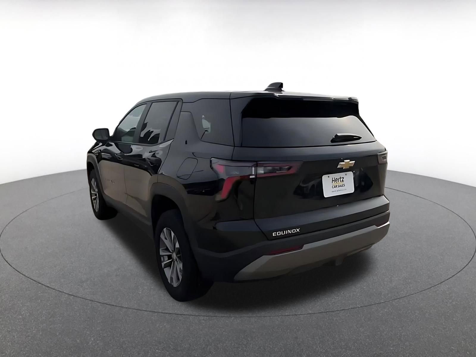 Used 2025 Chevrolet Equinox LT FWD image 11