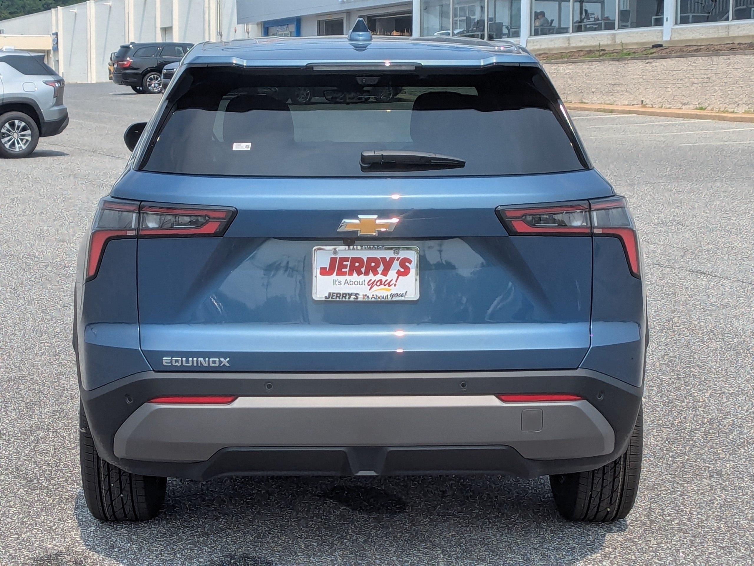 New 2027 Chevrolet Equinox LT w/ Safety and Technology Package FWD image 6