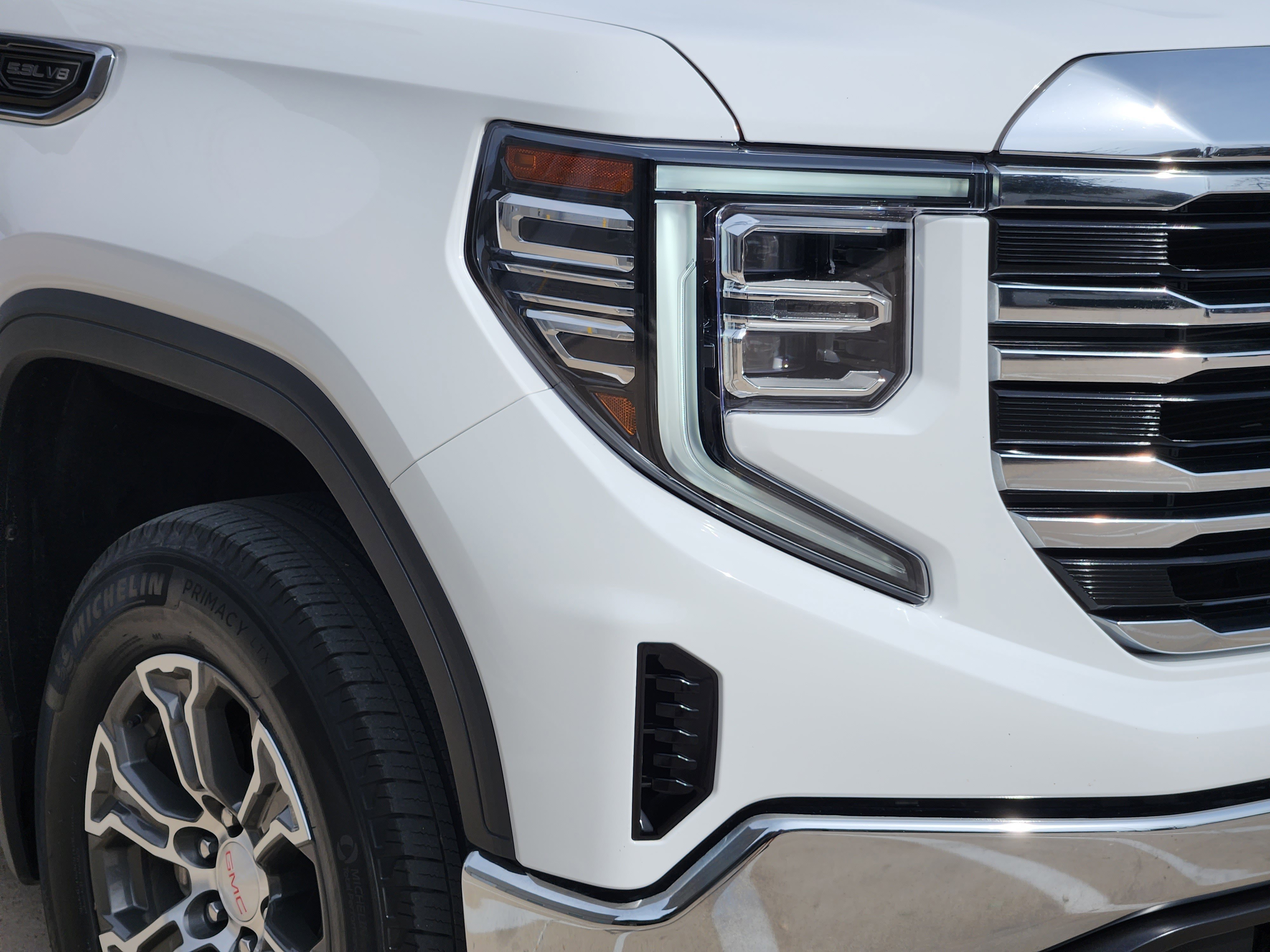 Used 2025 GMC Sierra 1500 SLT image 7