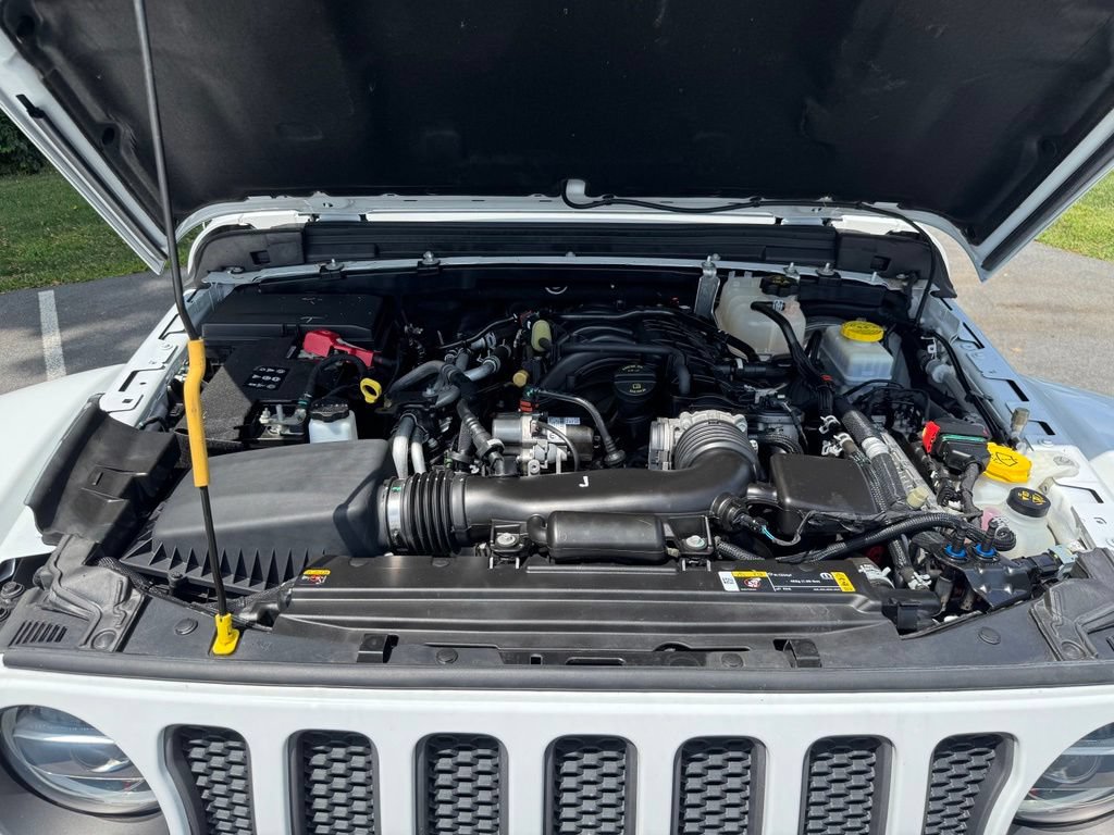 Used 2022 Jeep Wrangler Unlimited Rubicon w/ Dual Top Group AWD/4WD image 11
