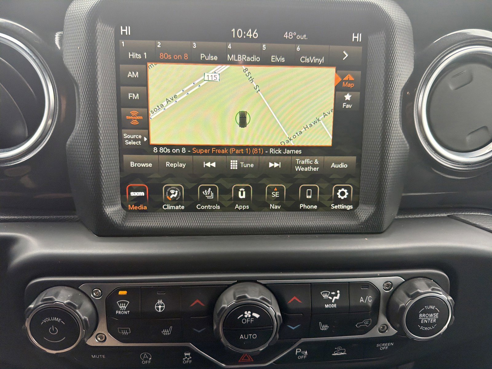 Used 2022 Jeep Wrangler Unlimited Sahara image 21